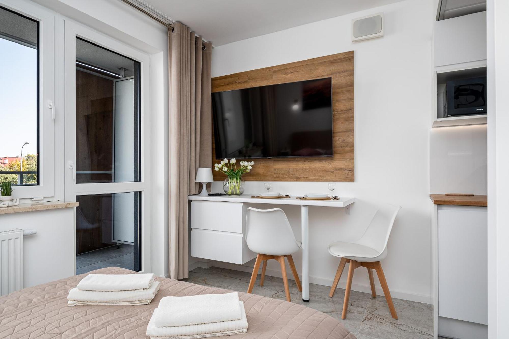Pileckiego 59 Free Parking By Perfect * Warschau