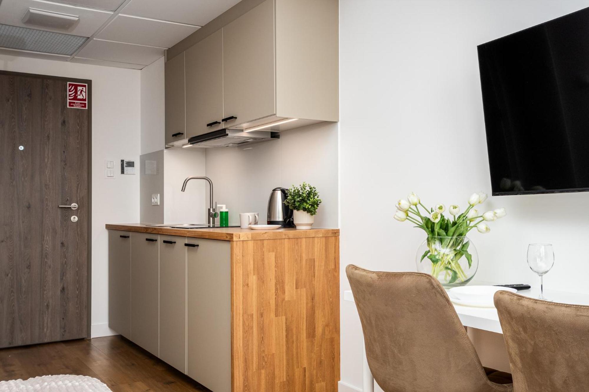 Pileckiego 59 Free Parking By Perfect * Warschau