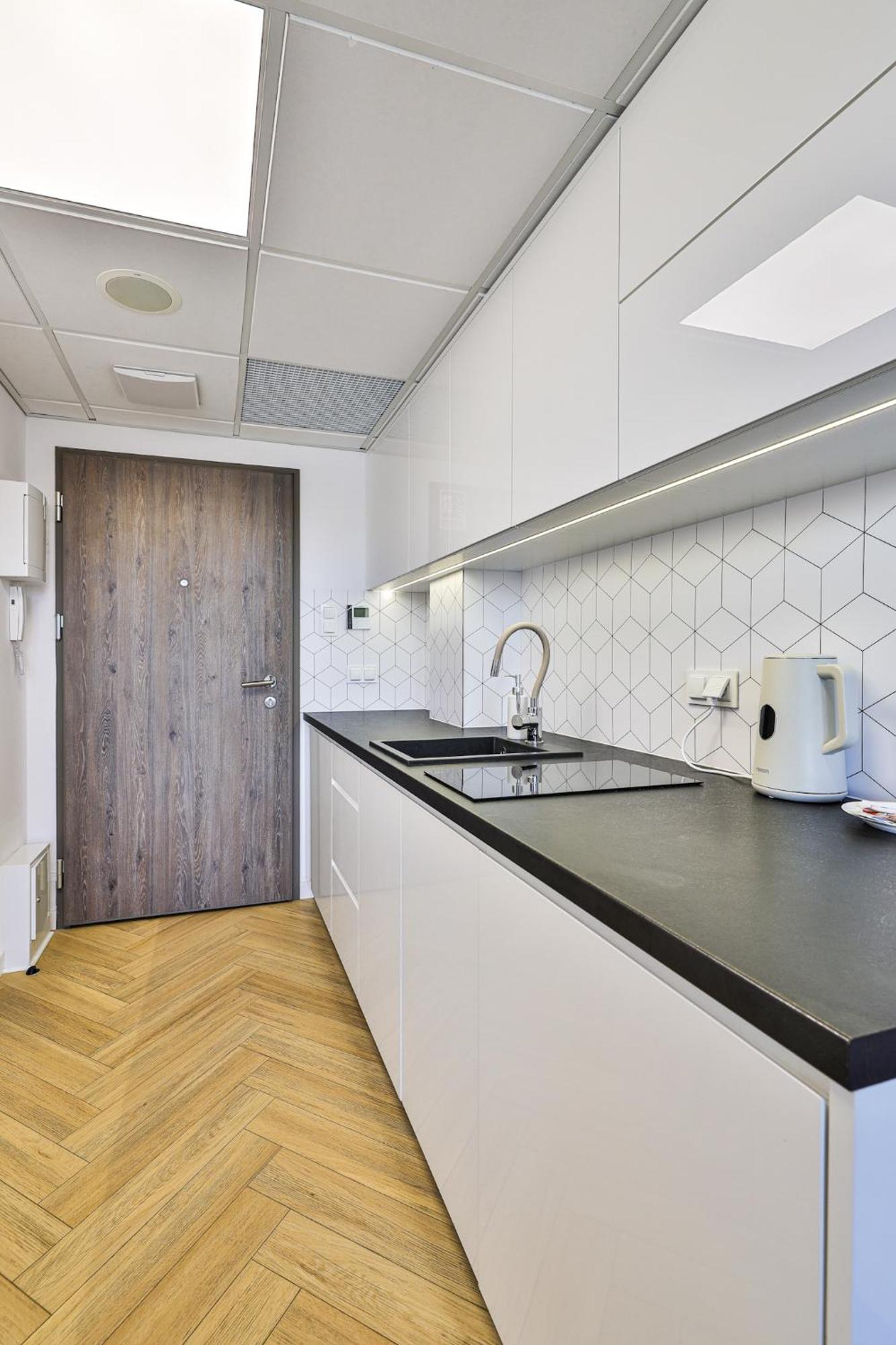 Pileckiego 59 Free Parking By Perfect Warschau
